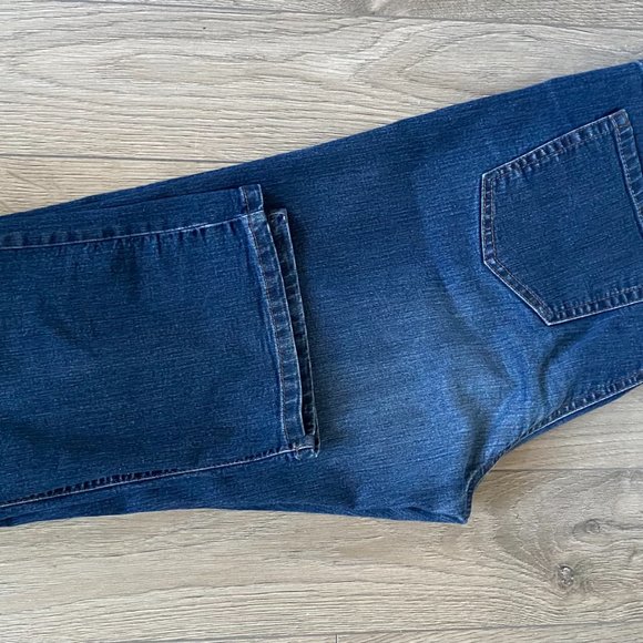 Jones New York Jeans - Size 14 Short with Secret Slimming - Picture 9 of 9